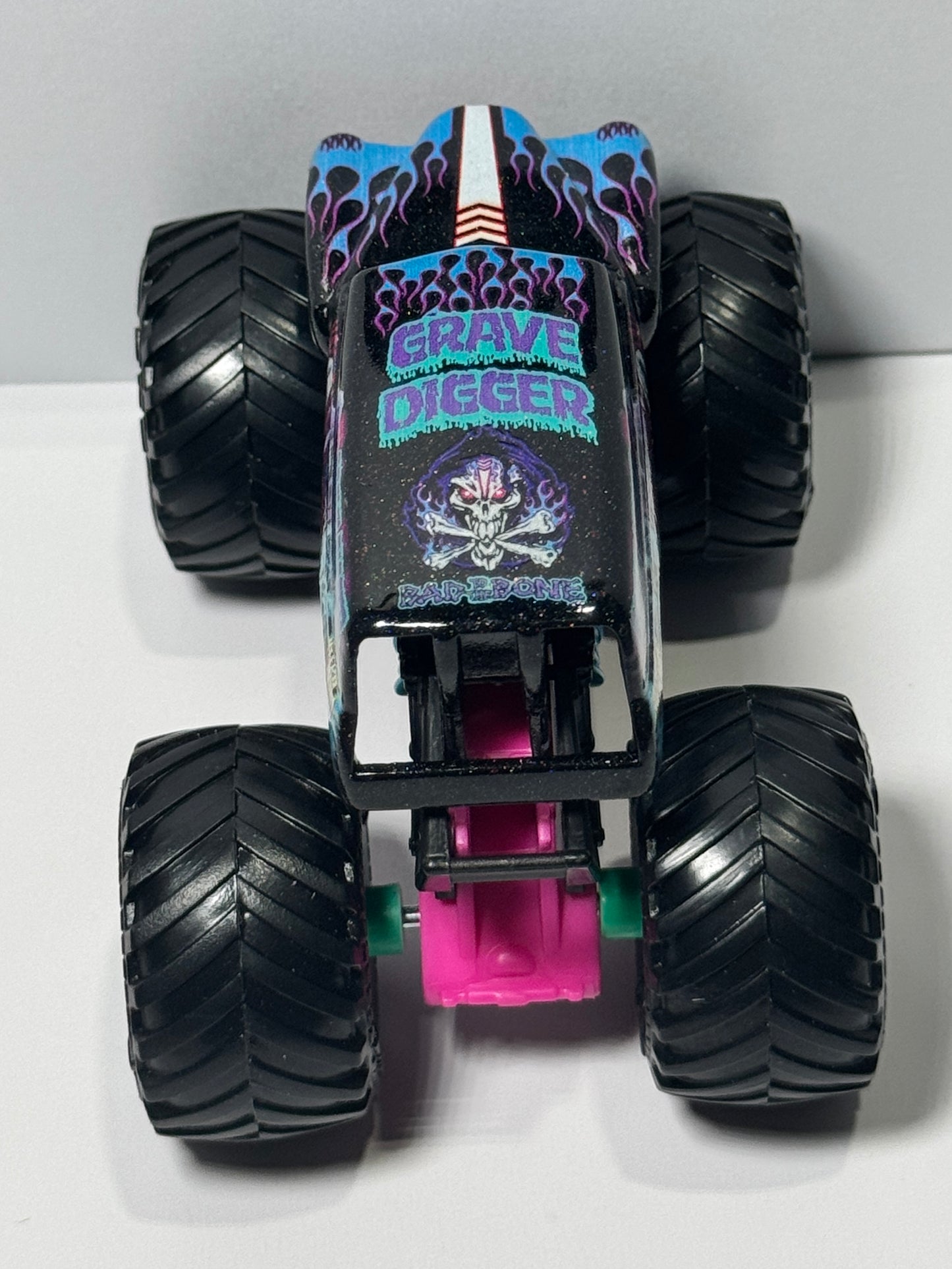 Nitro Neon Grave Digger (loose)