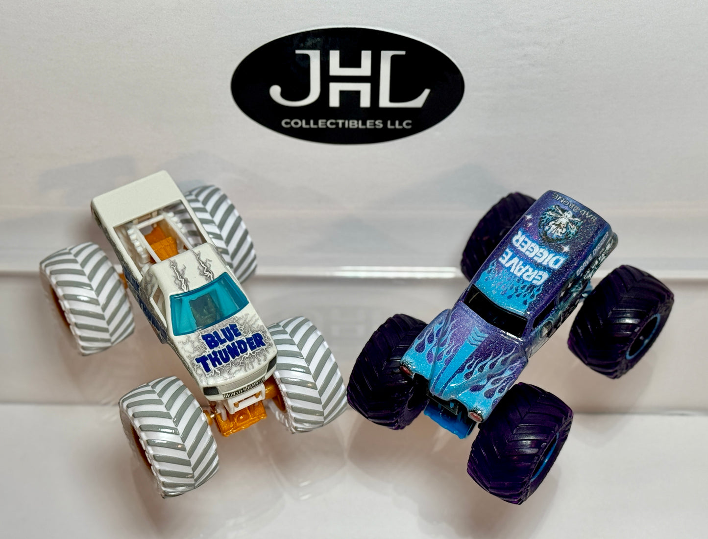 Monster Jam Gears & Galaxies Blue Thunder vs Grave digger (loose)