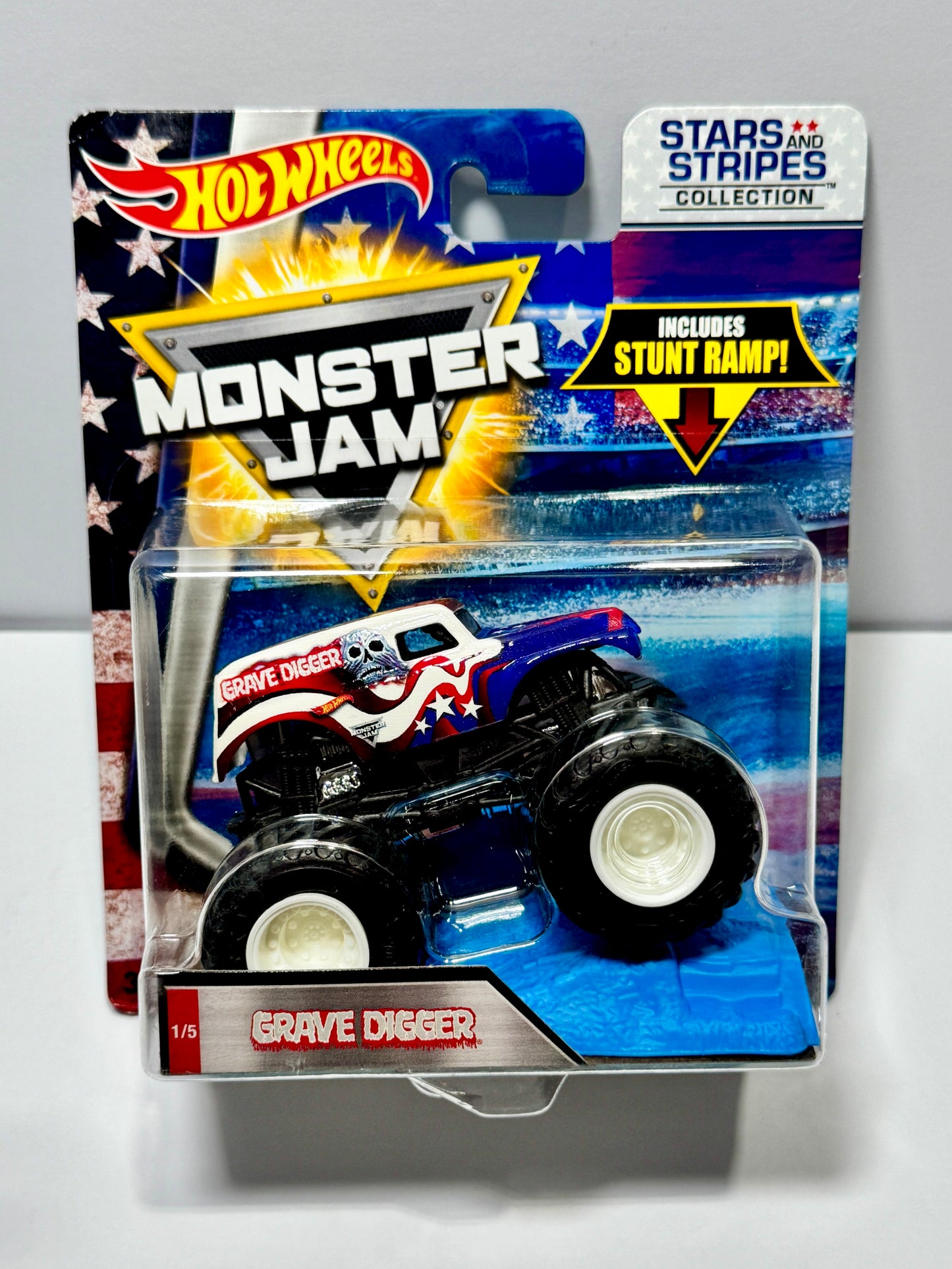 Hot Wheels Monster Trucks Stars & Stripes Grave Digger