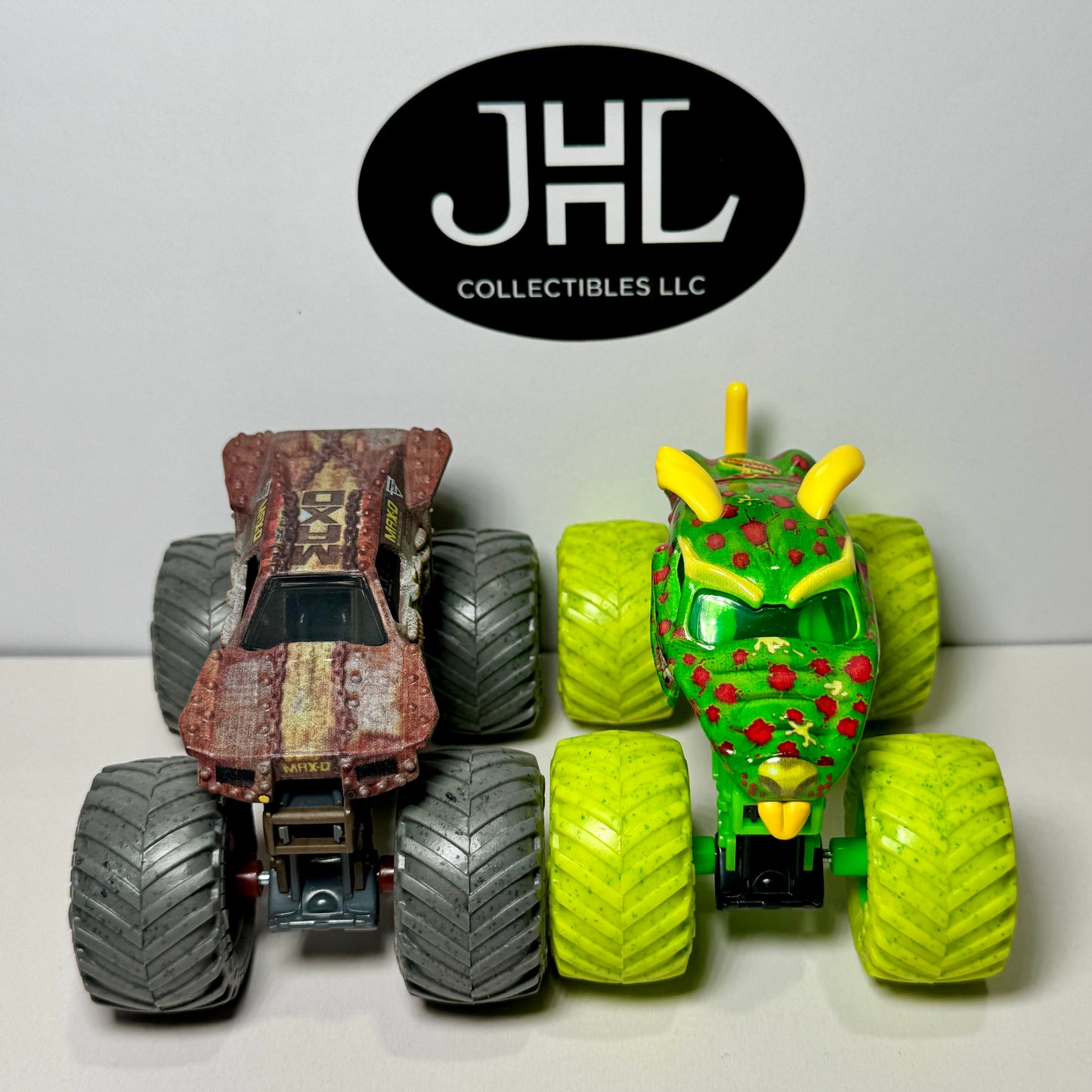 Zombie Monster Mutt Dalmatian vs Hunter Max D (loose)