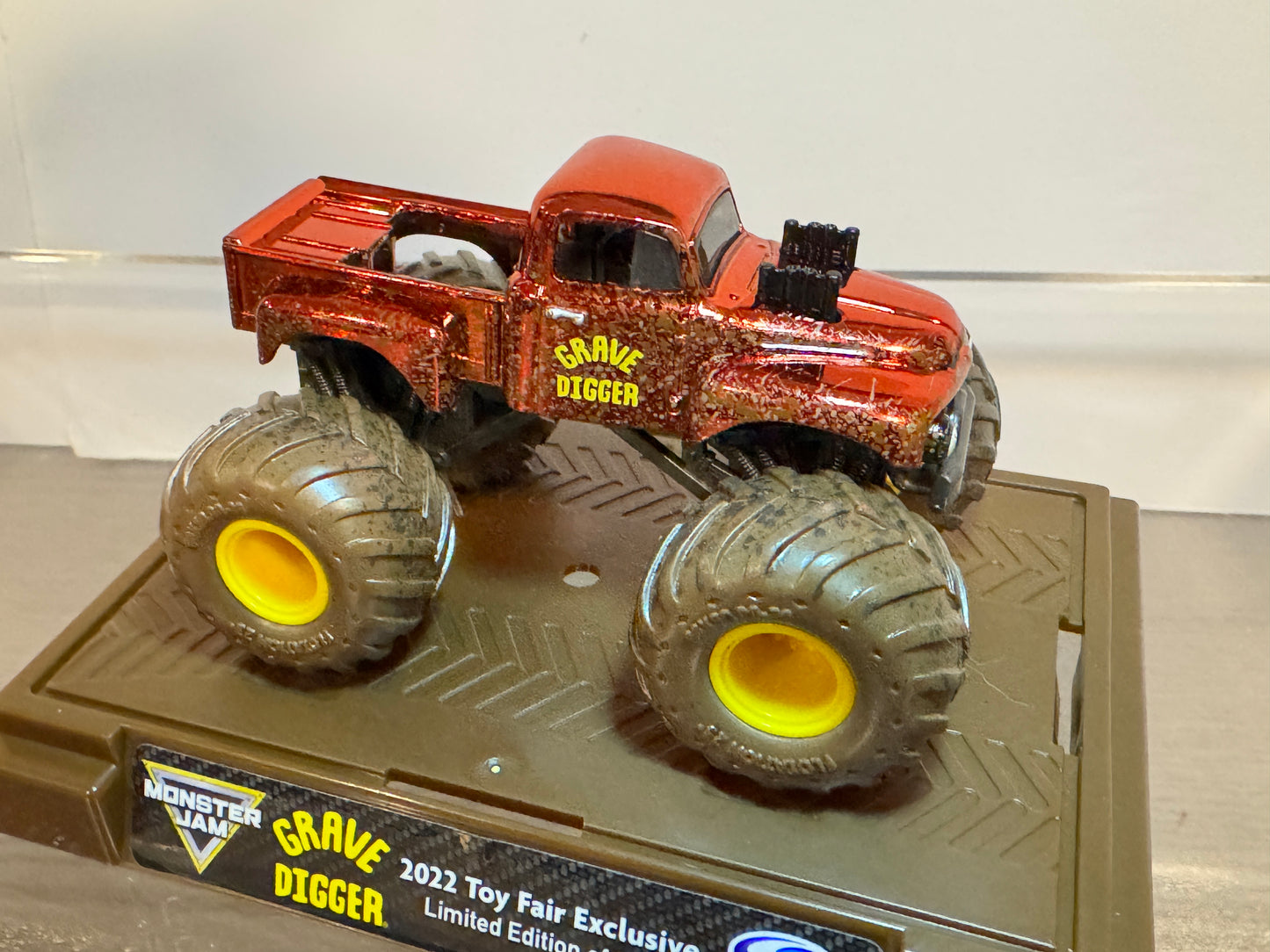 2022 Grave Digger Red Primer Toy Fair 1/1000
