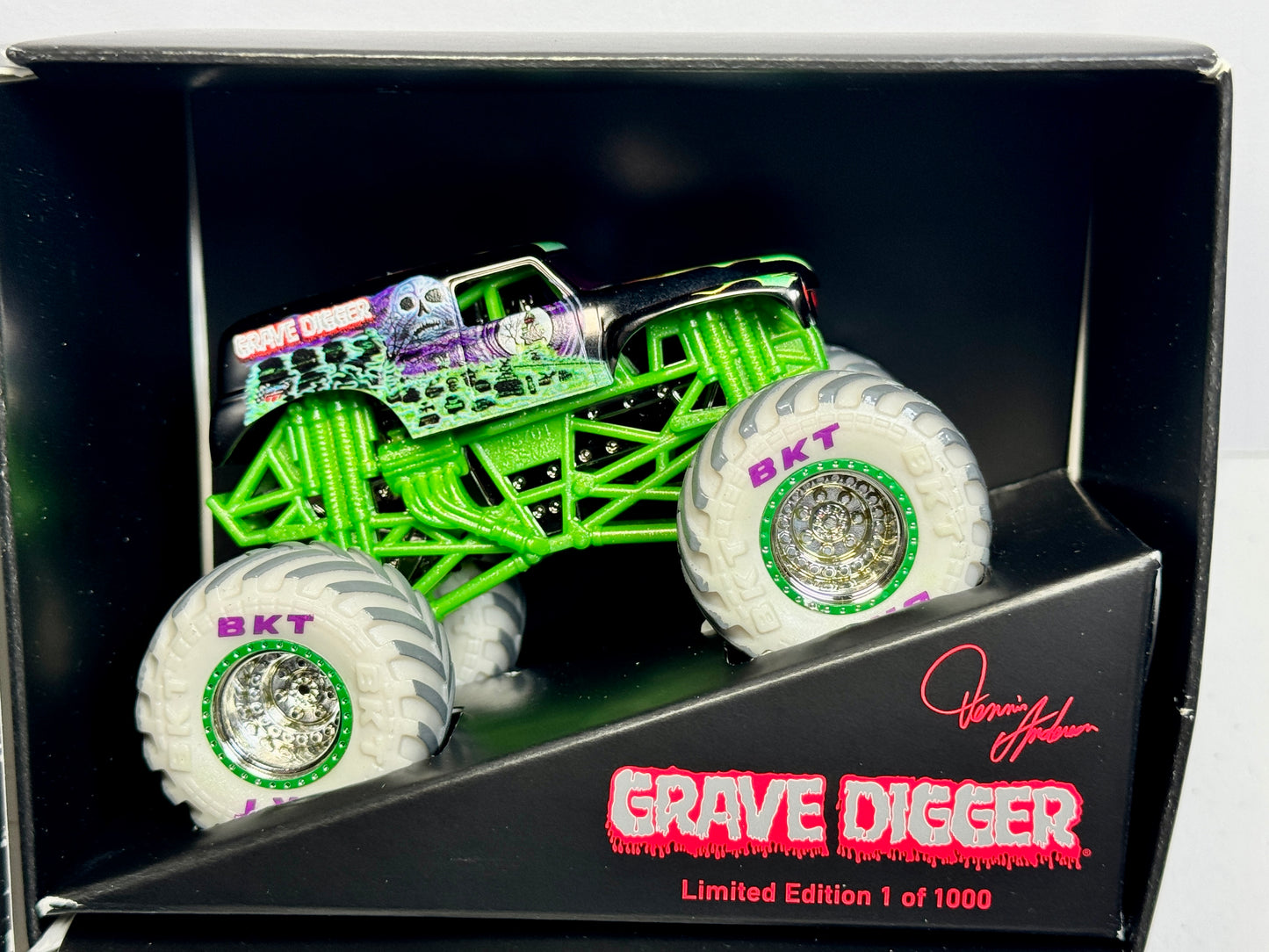 2019 Grave Digger Toy Fair 1/1000