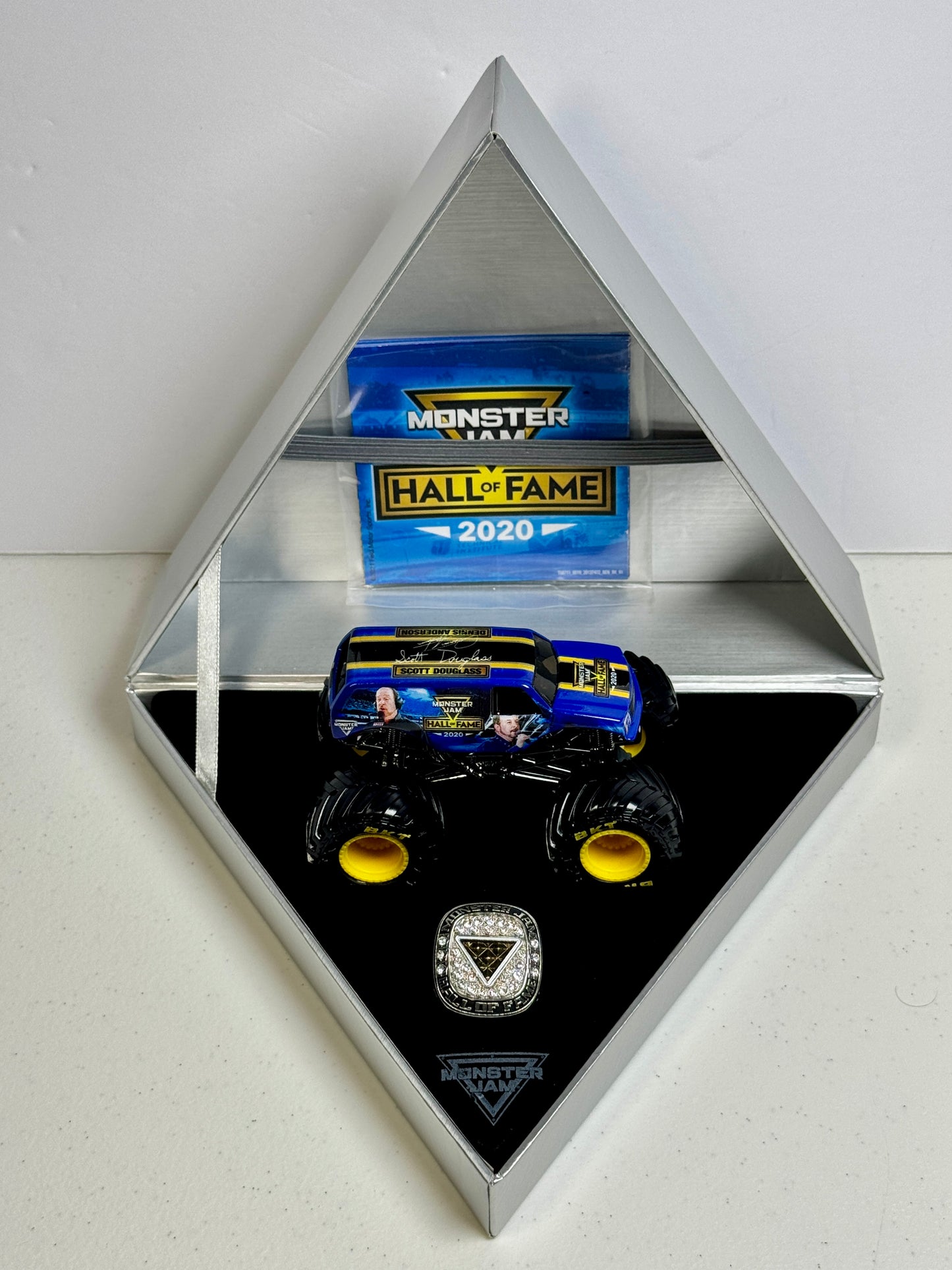 Monster Jam Hall of Fame 2020 – Dennis Anderson & Scott Douglass Limited Edition 1/1000