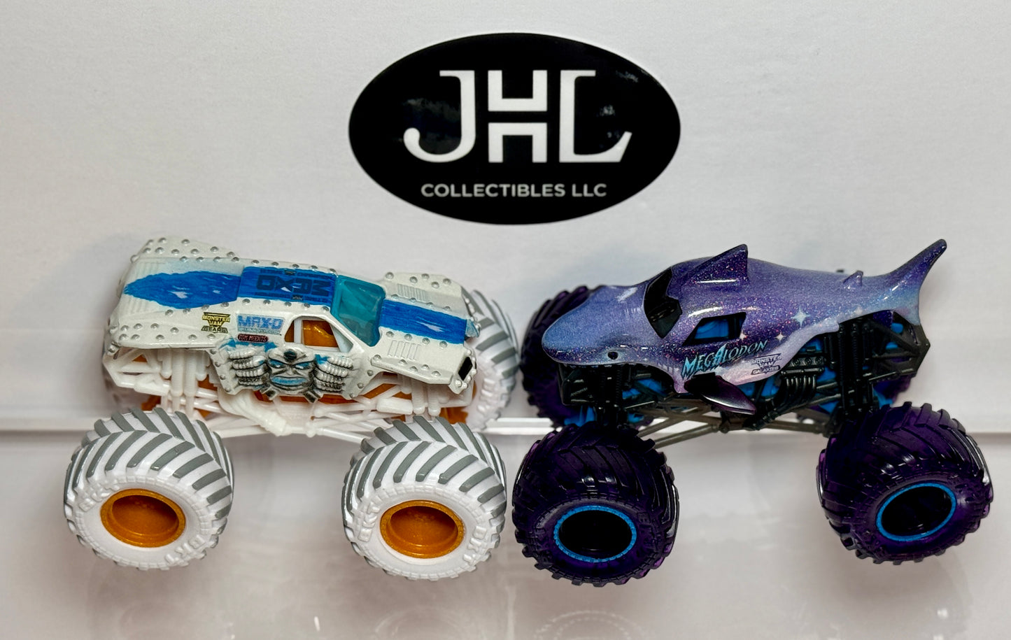 Monster Jam Gears & Galaxy Megalodon vs Max-D (loose)