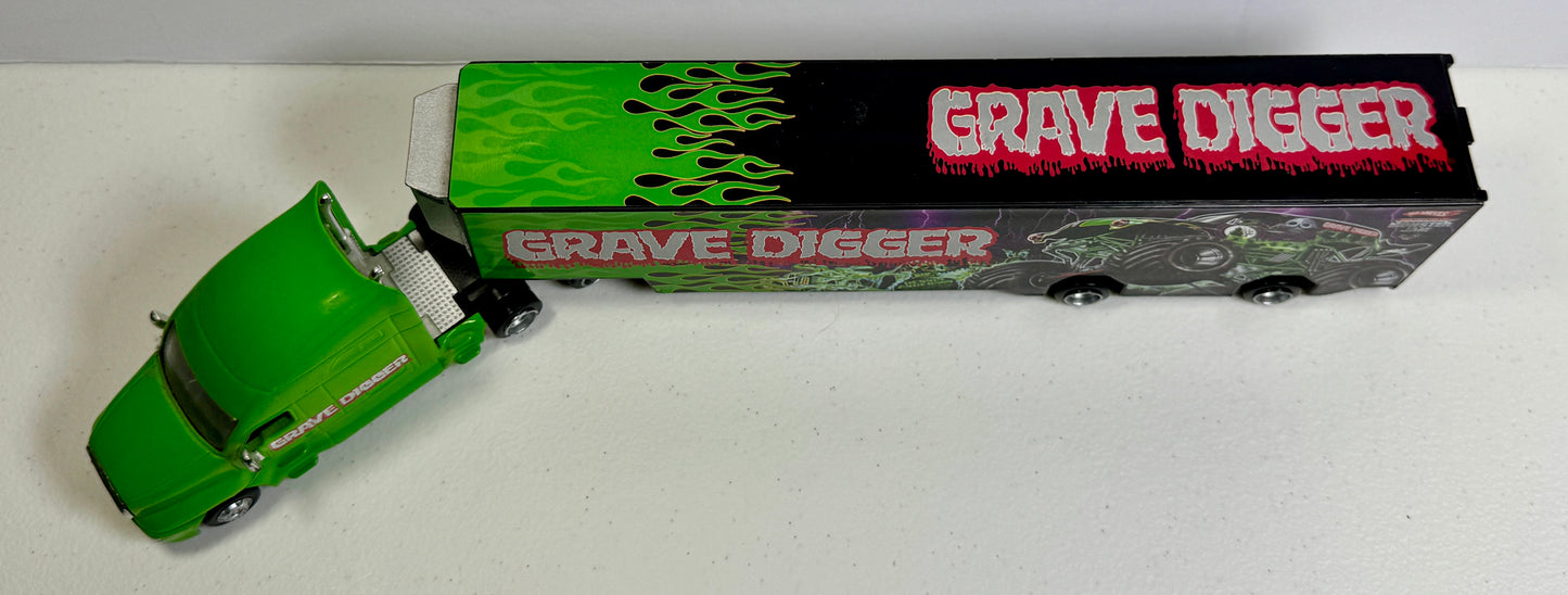Hot Wheels Monster Jam Grave Digger Transport Hauler
