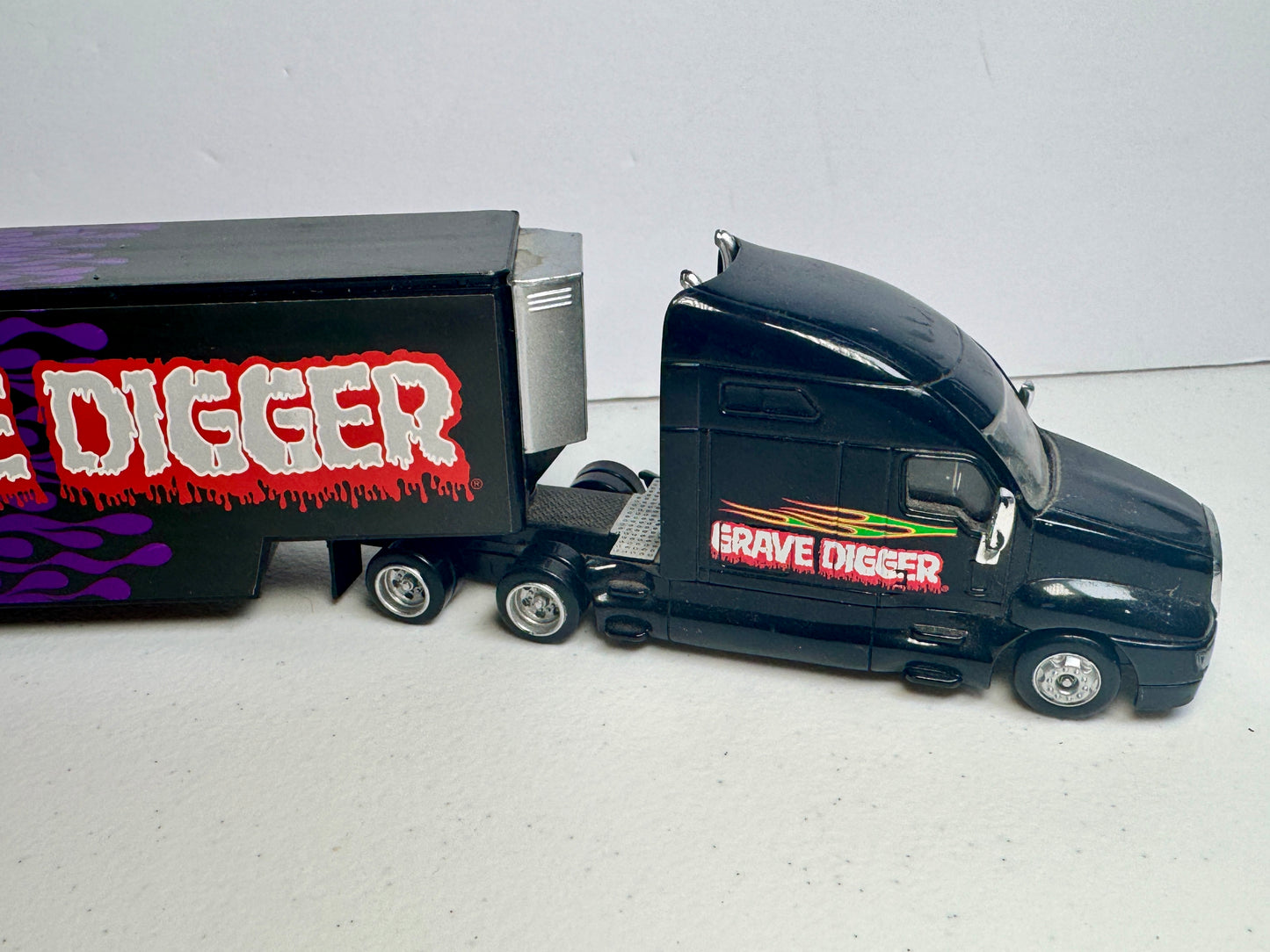 Hot Wheels Monster Jam Grave Digger Transport Hauler (Black Cab Variant)