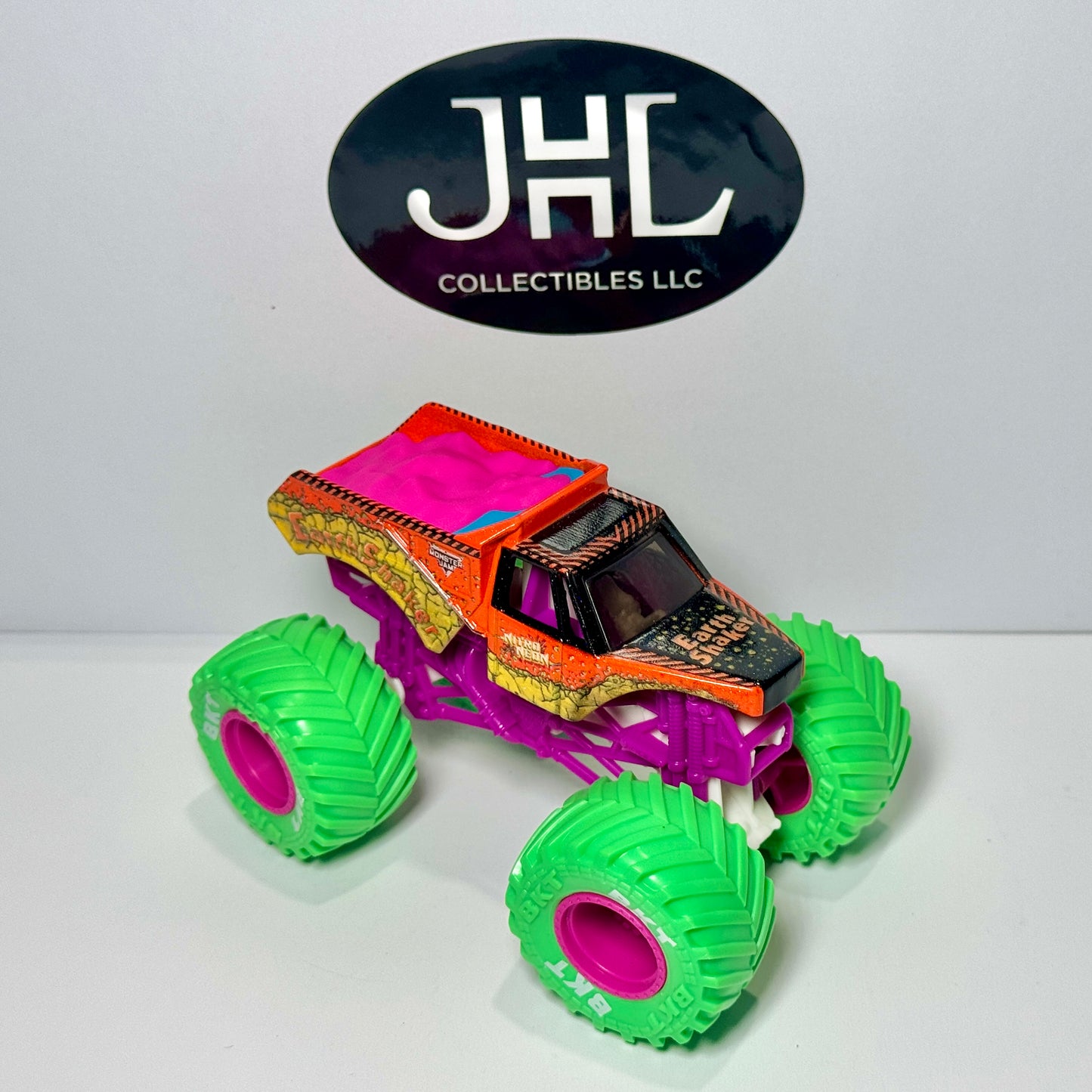 Nitro Neon Earth Shaker (loose)