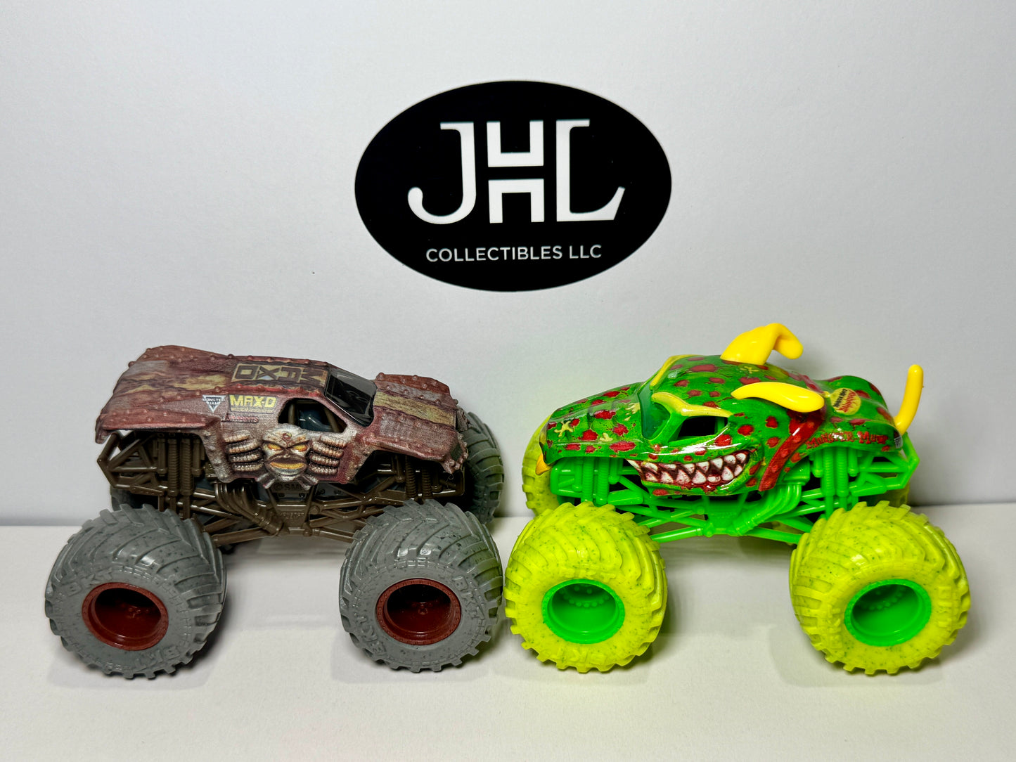 Zombie Monster Mutt Dalmatian vs Hunter Max D (loose)