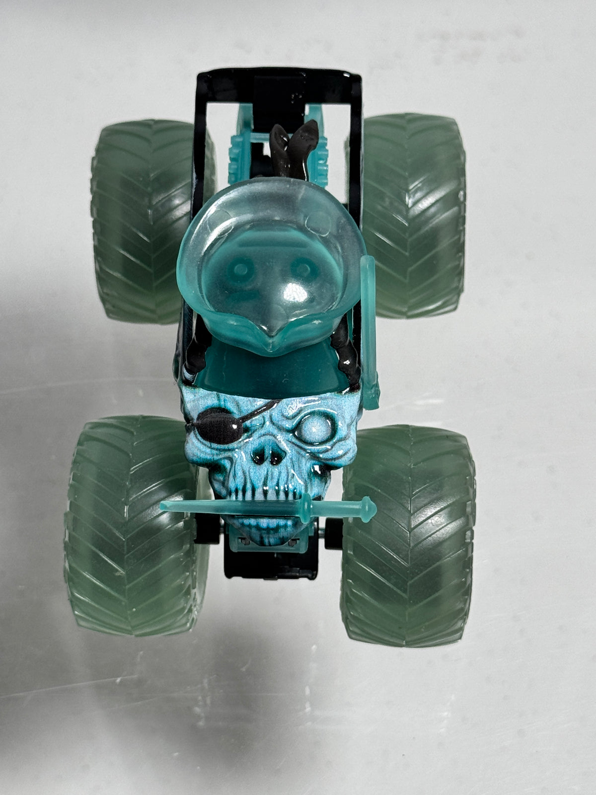 2019 Halloween Pirates Curse (glow in the dark) Limited Edition 1/5000 (loose)