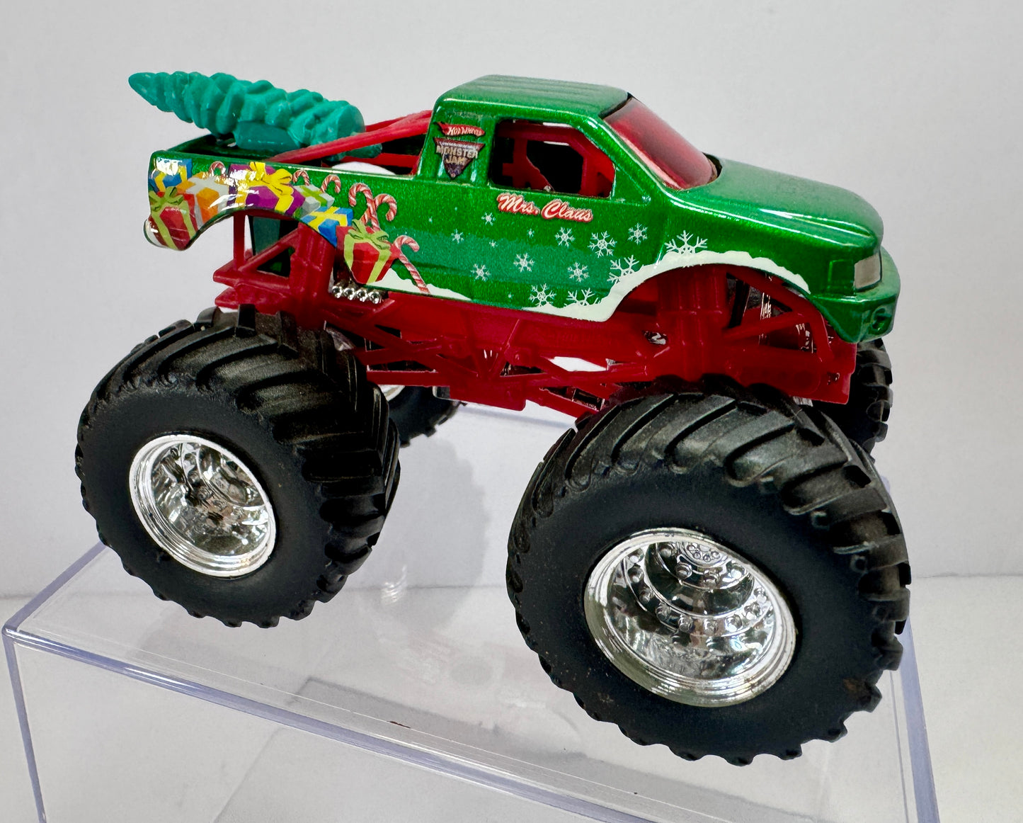 Hot Wheels Monster Jam 2011 Mrs Claus Holiday Hauler (prototype with tree)