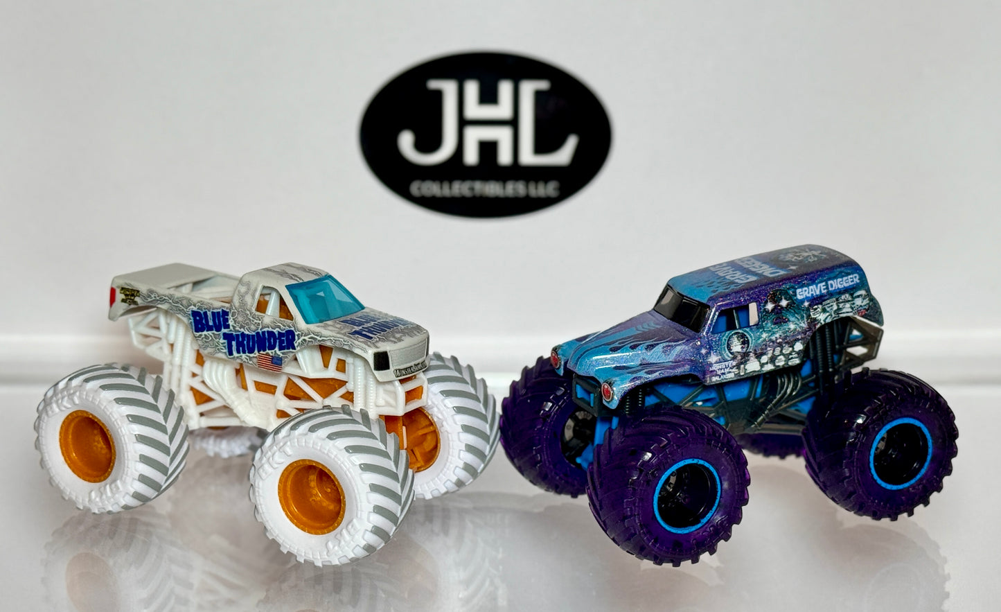 Monster Jam Gears & Galaxies Blue Thunder vs Grave digger (loose)