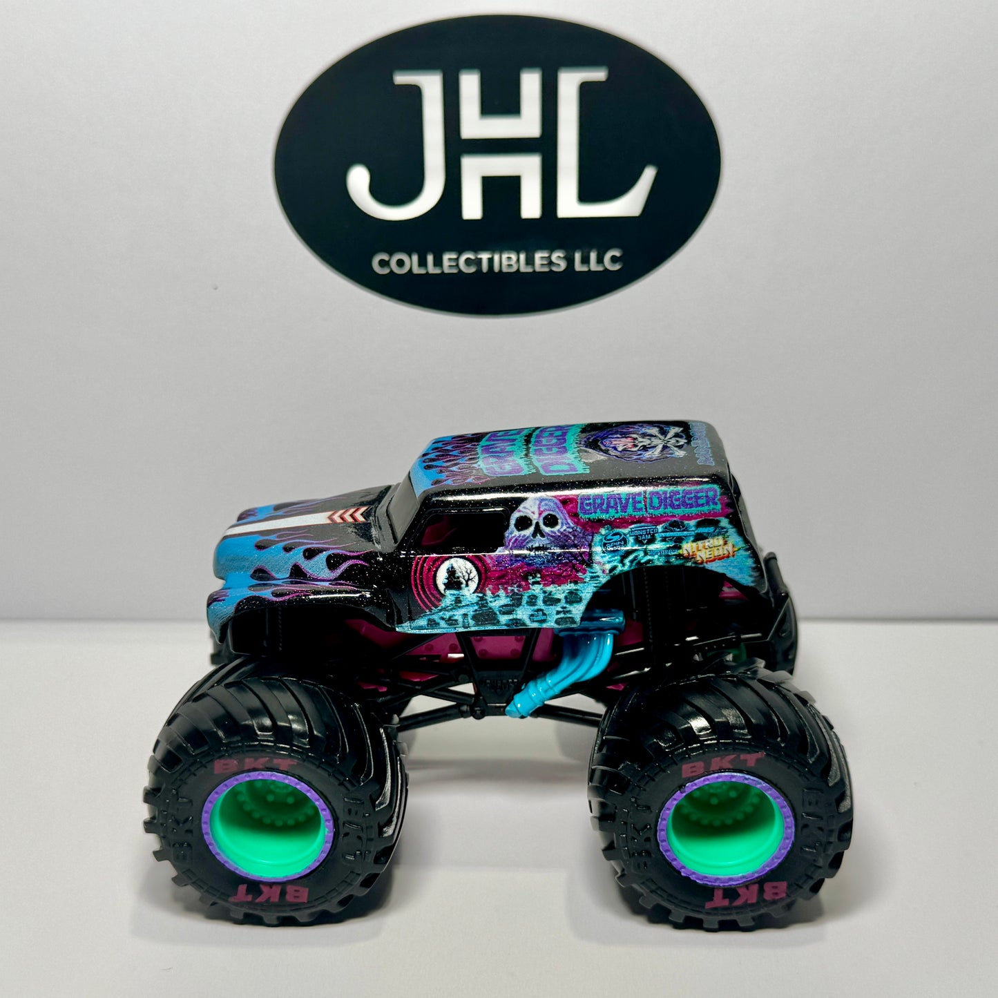 Nitro Neon Grave Digger (loose)