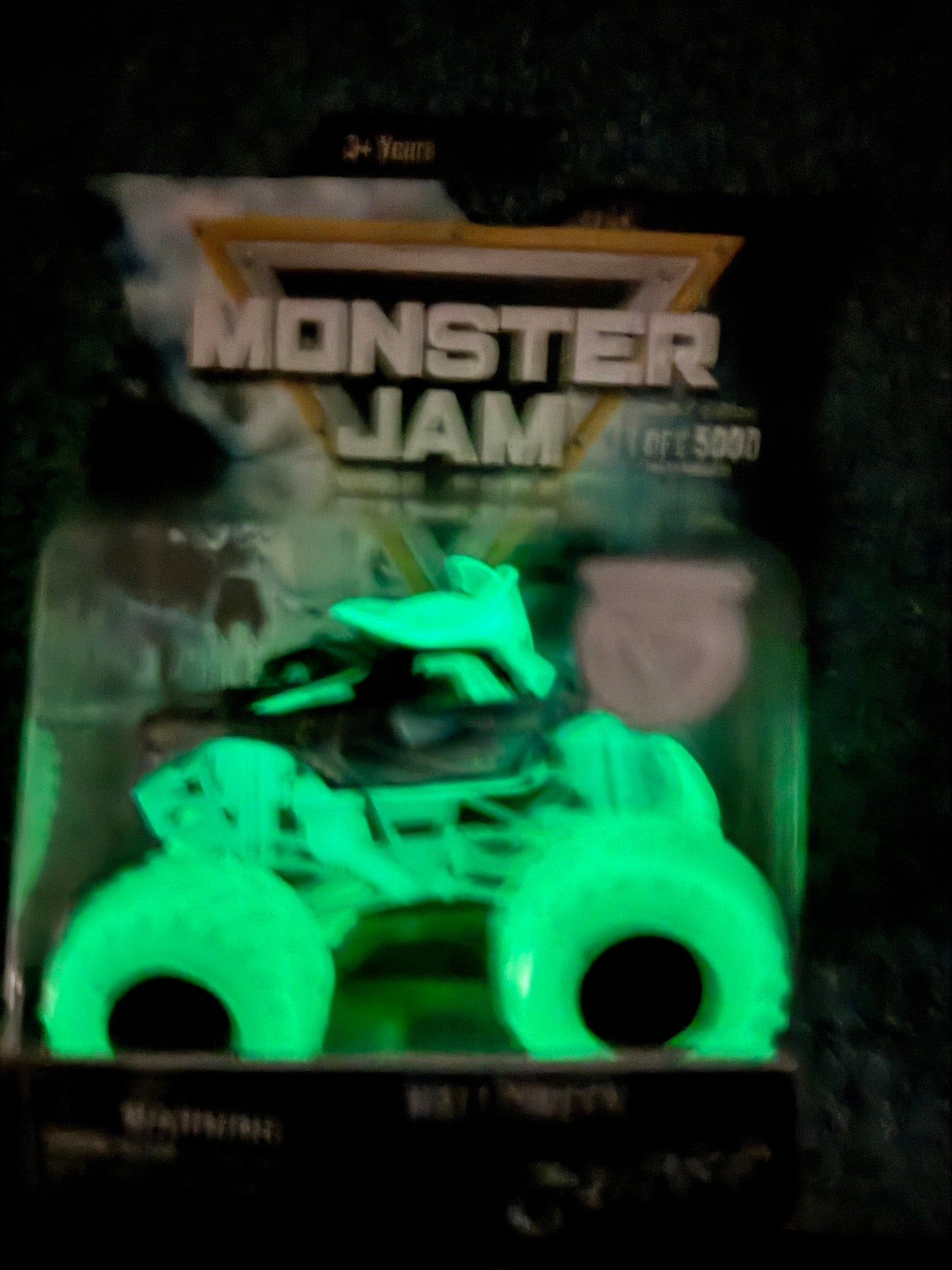 2019 Halloween Pirates Curse (glow in the dark) Limited Edition 1/5000