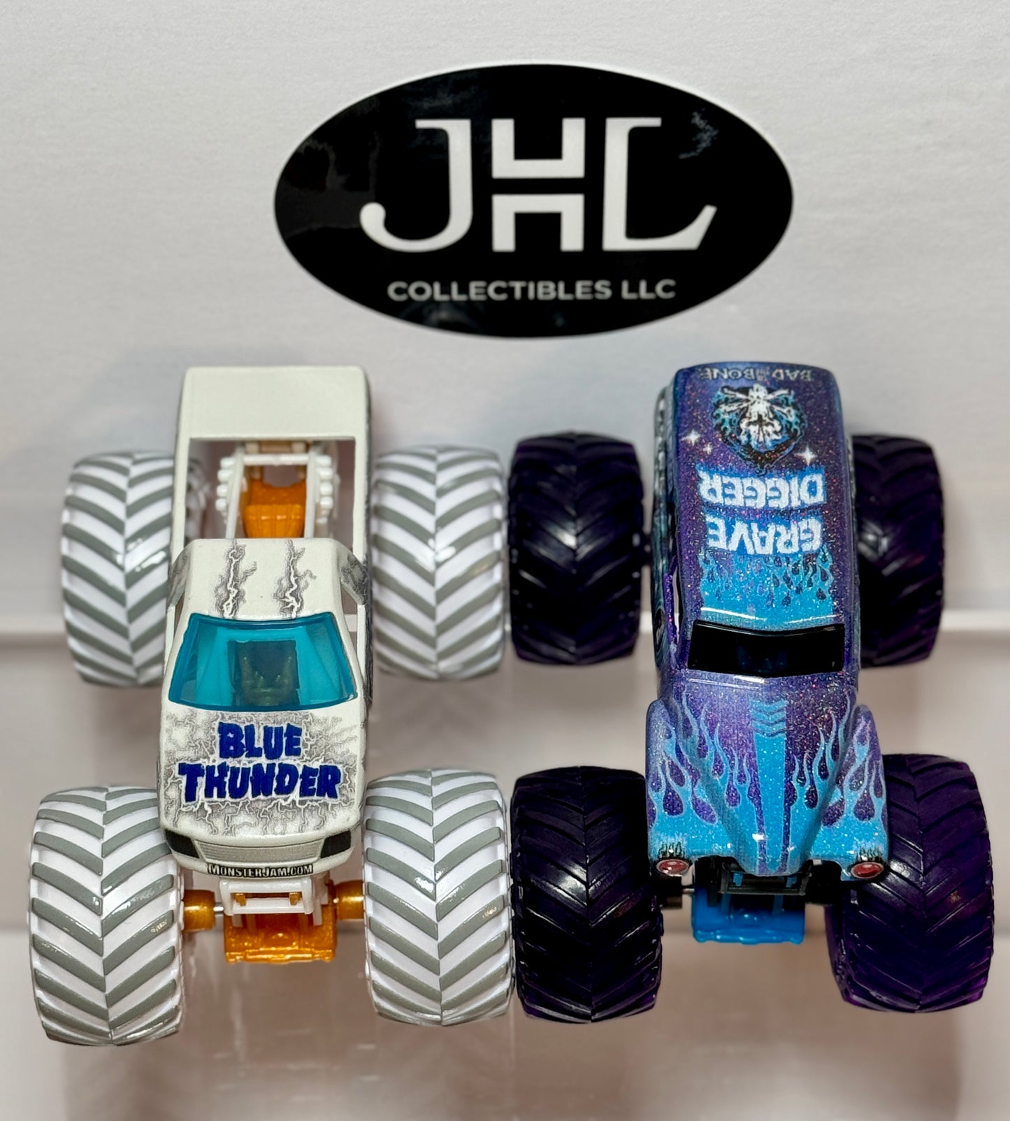 Monster Jam Gears & Galaxies Blue Thunder vs Grave digger (loose)