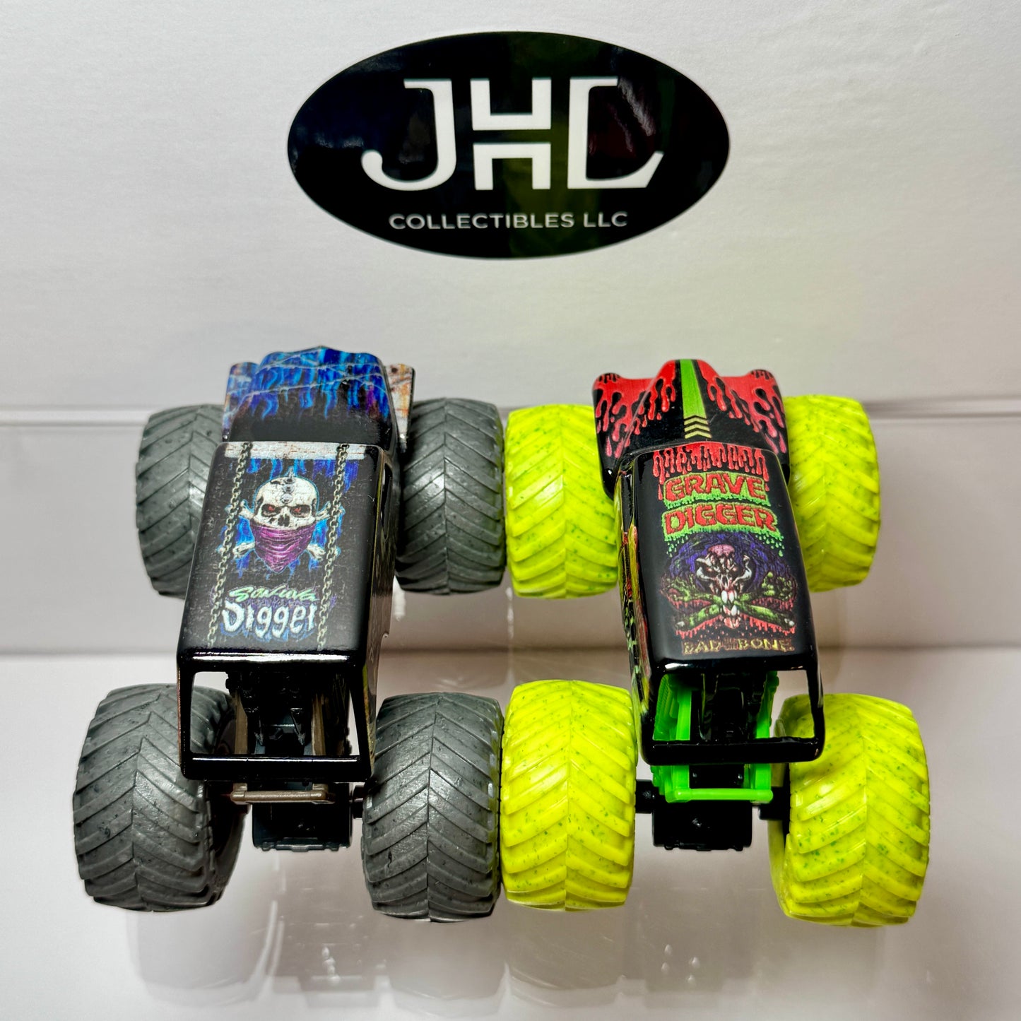 Zombie Grave Digger vs. Hunter Son-Uva Digger (loose)