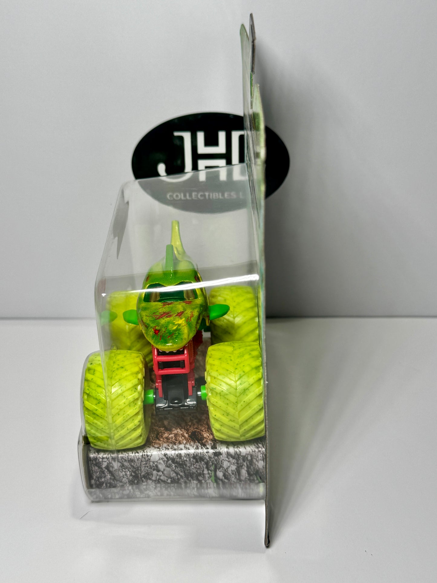 Zombie Invasion Megalodon