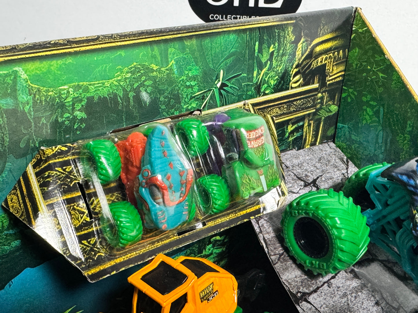 Jungle Crew Set (not sold in USA)