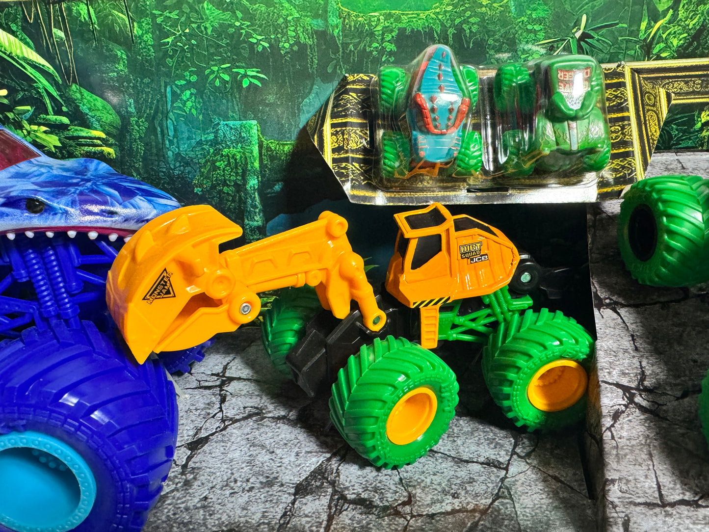 Jungle Crew Set (not sold in USA)