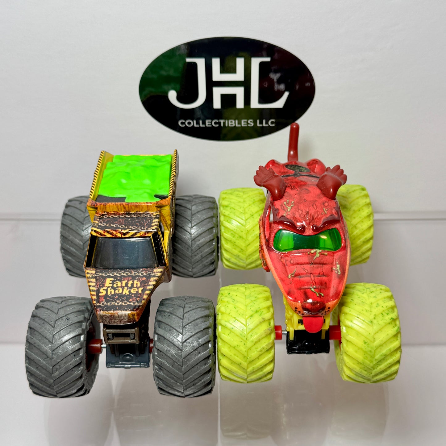 Zombie Monster Mutt vs Earth Shaker Hunter (loose)